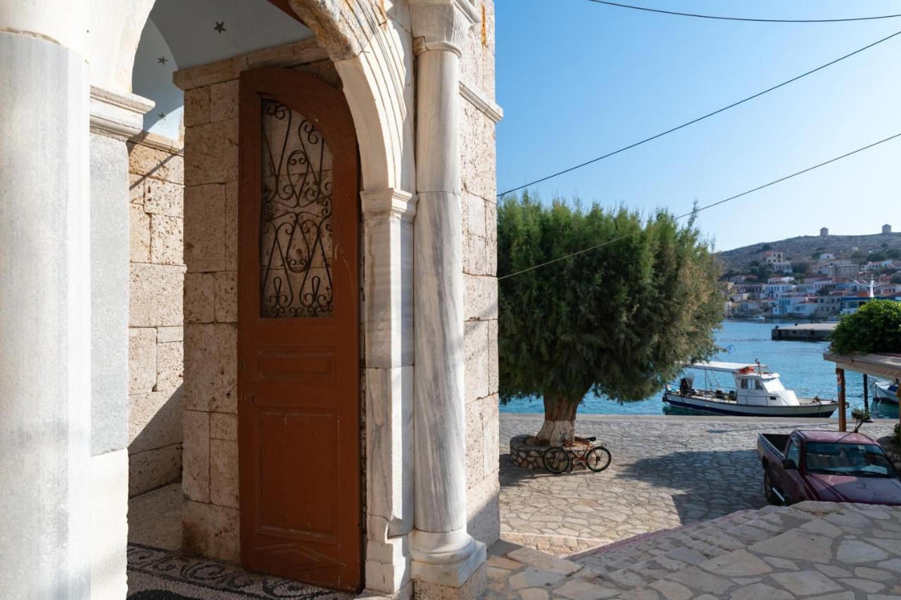 فيلا Little Karafillias Chalki House المظهر الخارجي الصورة